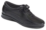 SAS Traveler in Black Leather - Right 3/4 View
