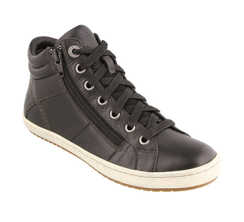 Taos Union in Black Leather - Right 3/4 View